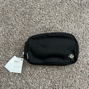 Black lululemon everywhere belt bag NWT